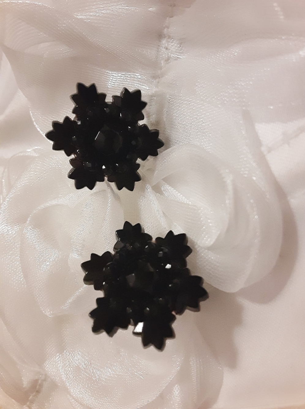 Czechoslovakia Black Snowflake Vintage Earrings - Picture 3 of 5